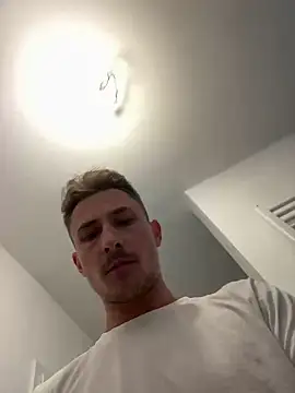 Boddy1301 online show from 09/29/25, 04:34