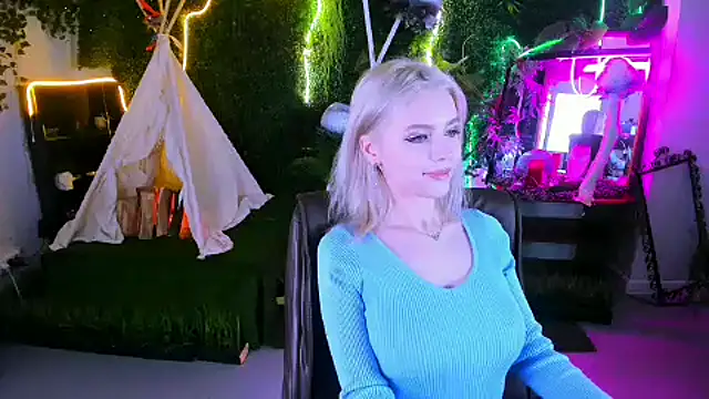 LeonaStane online show from 02/13/25, 05:11