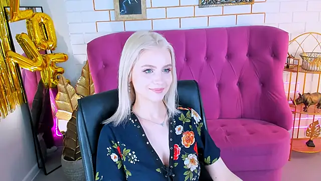 LeonaStane online show from 03/05/25, 11:05