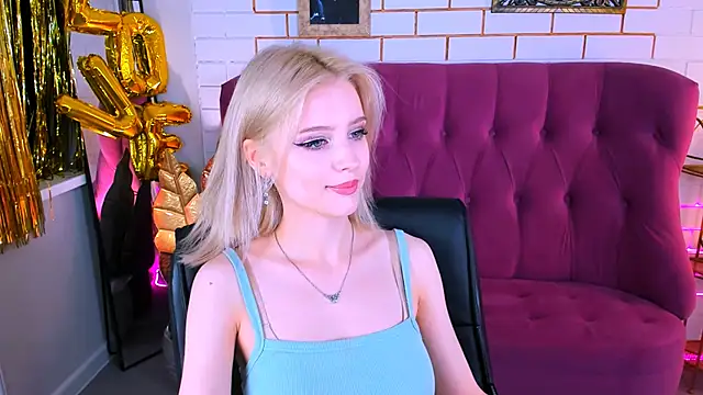 LeonaStane online show from 09/19/25, 05:02