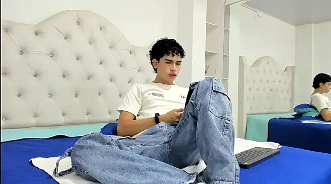 Aiiden 15 online show from 03/01/25, 02:34