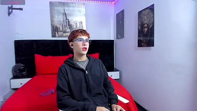 Aiiden 15 online show from 09/18/25, 12:18