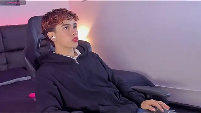 Aiiden 15 online show from 09/30/25, 12:10