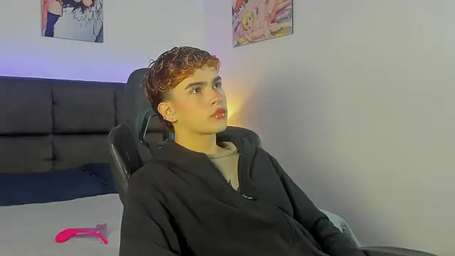 Aiiden 15 online show from 10/25/25, 01:18