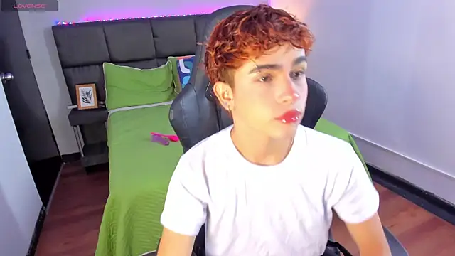 Aiiden 15 online show from 12/18/25, 12:44