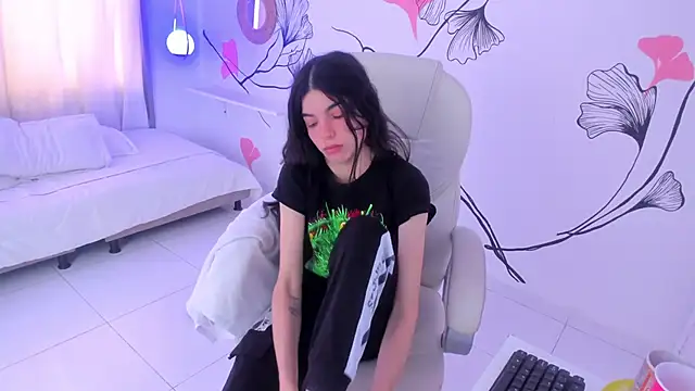 Isabela Fiorelli online show from 03/10/25, 12:26