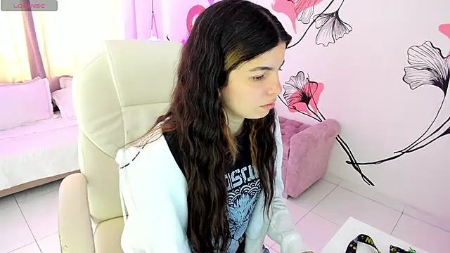 Isabela Fiorelli online show from 06/13/26, 01:42