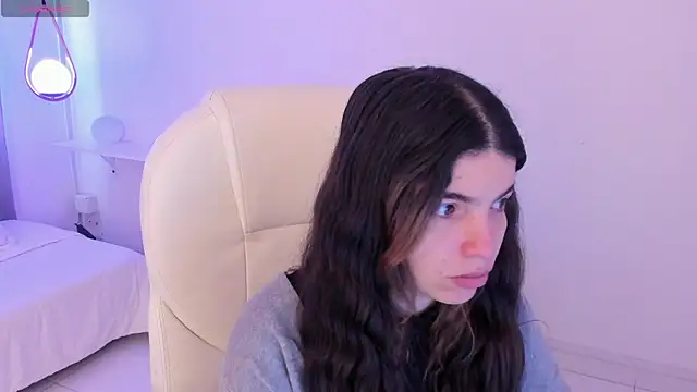 Isabela Fiorelli online show from 07/04/26, 01:39