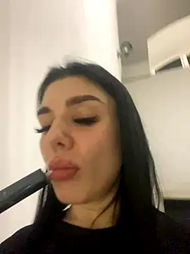 MaeveMoon online show from 10/31/25, 04:08