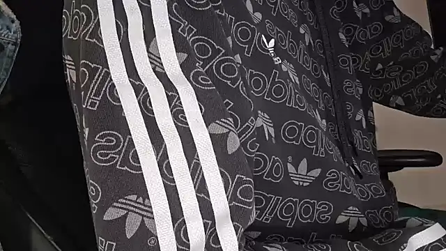 ademandjulia online show from 09/29/25, 04:50