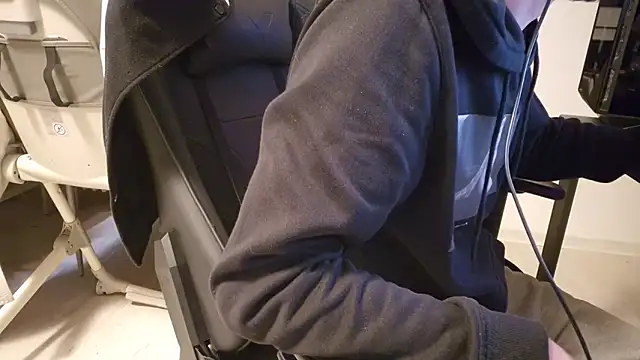 ademandjulia online show from 10/10/25, 06:40