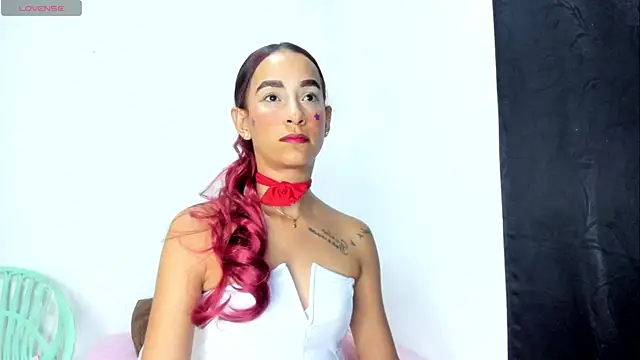 Olivia Stevens online show from 06/18/26, 08:13