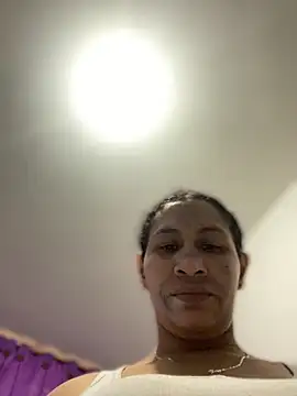 Carola-Ross online show from 10/18/25, 06:08