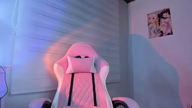 mikusitq  online show from 11/07/25, 11:38