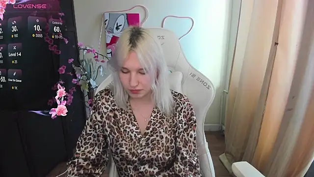 EvelinaLuu online show from 04/02/26, 04:54