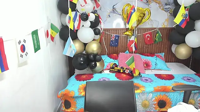 Holly 22 online show from 06/24/26, 10:58
