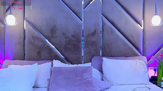 Lellie   online show from 10/03/25, 04:15