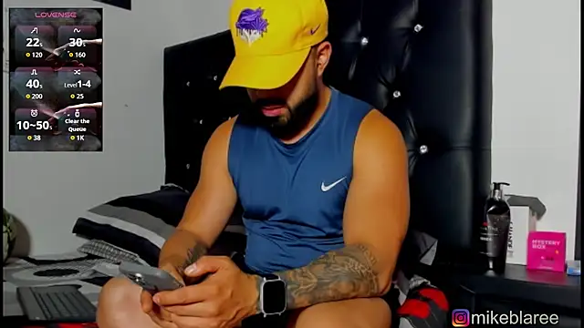 Snapshot of mikeblaree chatting on 01/16/26, 07:29 mikeblaree online show from 01/16/26, 07:29