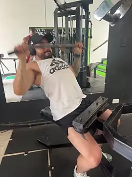 Snapshot of mikeblaree chatting on 02/05/26, 04:55 mikeblaree online show from 02/05/26, 04:55