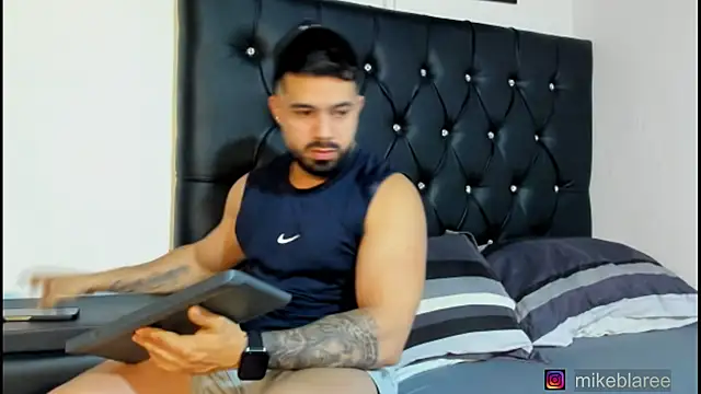 Snapshot of mikeblaree chatting on 02/10/26, 10:25 mikeblaree online show from 02/10/26, 10:25