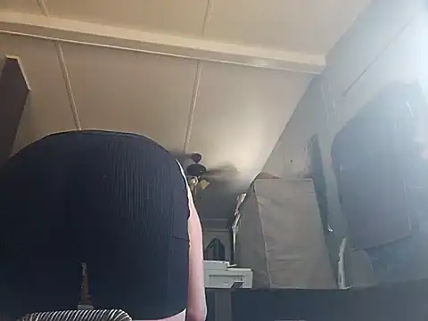 ShysluutGia online show from 02/08/25, 07:05