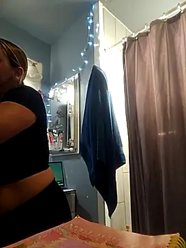 ShysluutGia online show from 12/17/25, 04:02