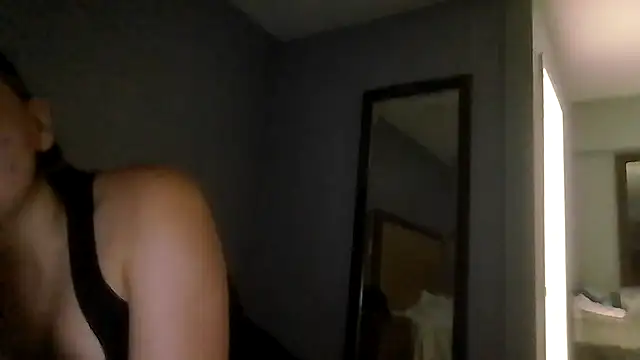 Snapshot of ShysluutGia chatting on 07/08/26, 04:39 ShysluutGia online show from 07/08/26, 04:39