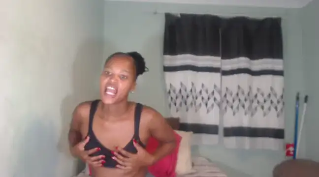 Snapshot of PrettyNyashX chatting on 02/12/25, 11:20 PrettyNyashX online show from 02/12/25, 11:20