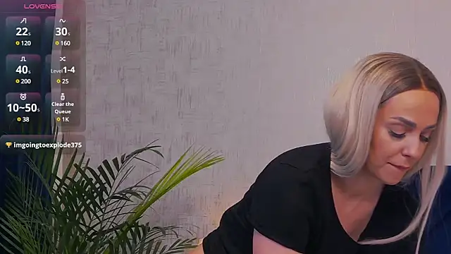 Jennifer Hills online show from 02/19/25, 05:38