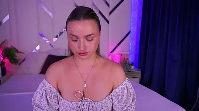 Snapshot of LindsieGreyy chatting on 10/09/25, 07:06 LindsieGreyy online show from 10/09/25, 07:06