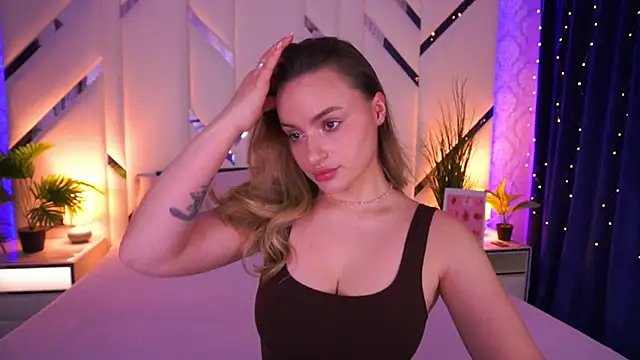 Snapshot of LindsieGreyy chatting on 02/27/26, 08:25 LindsieGreyy online show from 02/27/26, 08:25