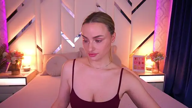 LindsieGreyy online show from 05/16/26, 06:32