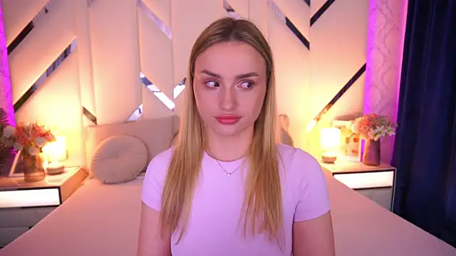 LindsieGreyy online show from 05/22/26, 01:17