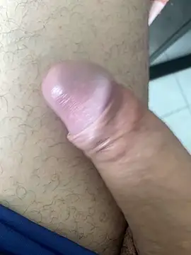 Snapshot of obranquinho21cm chatting on 02/26/25, 05:07 obranquinho21cm online show from 02/26/25, 05:07