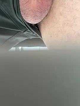 Snapshot of obranquinho21cm chatting on 02/27/25, 02:32 obranquinho21cm online show from 02/27/25, 02:32