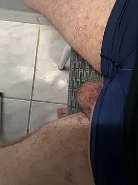 Snapshot of obranquinho21cm chatting on 10/20/25, 02:28 obranquinho21cm online show from 10/20/25, 02:28