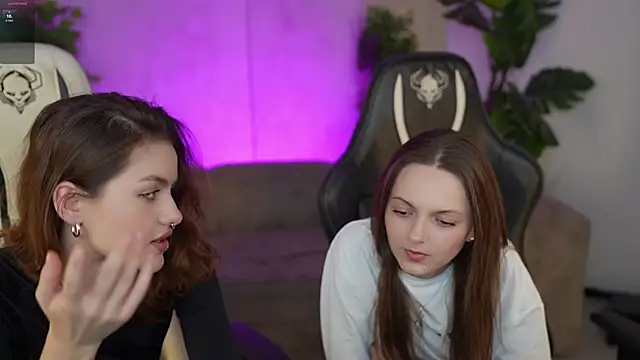 Snapshot of Ayza054 chatting on 09/12/25, 03:01 Ayza054 online show from 09/12/25, 03:01