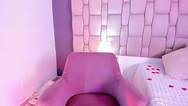 Mia cm online show from 02/16/26, 08:05