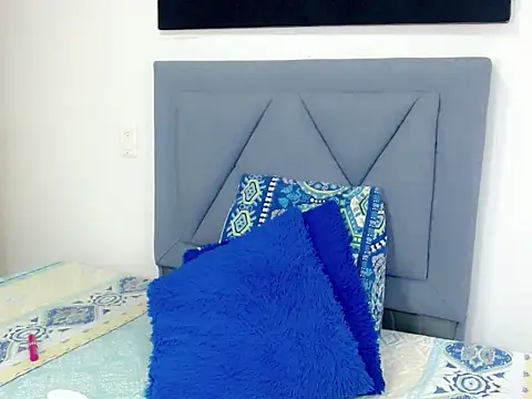 dominic 00 online show from 12/21/25, 09:44