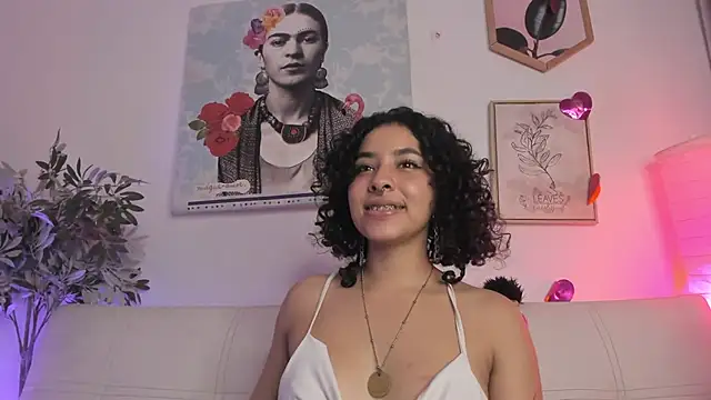 Dhalila  online show from 02/22/25, 04:40