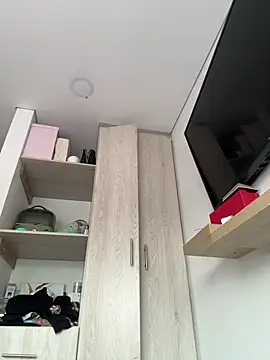 KarolVega- online show from 02/12/25, 04:11