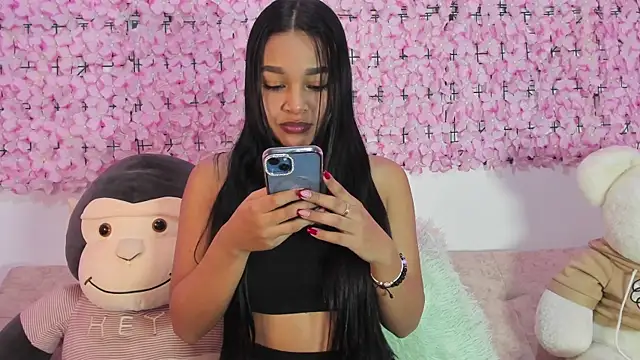 Lynda Bonnie online show from 11/15/25, 01:18