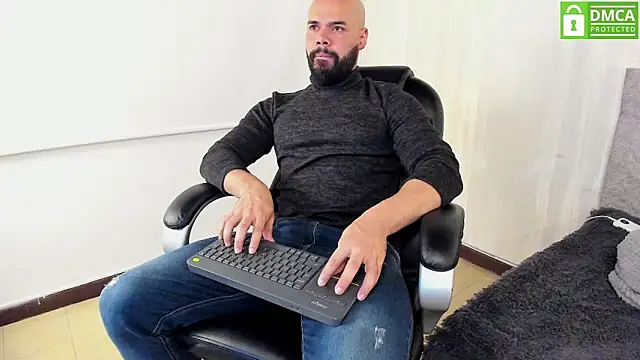 Luke Diaz7 online show from 12/21/25, 07:04