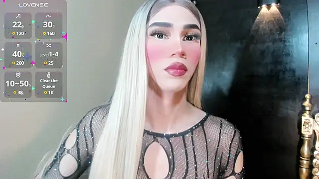 Snapshot of emelly_horny_ chatting on 03/11/25, 11:44 emelly horny online show from 03/11/25, 11:44