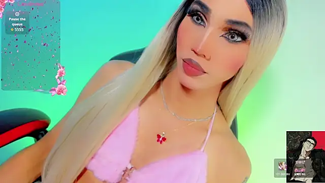 Snapshot of emelly_horny_ chatting on 09/29/25, 07:19 emelly horny online show from 09/29/25, 07:19