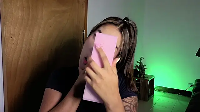 Snapshot of Maryybellax chatting on 11/06/25, 09:59 Maryybellax online show from 11/06/25, 09:59