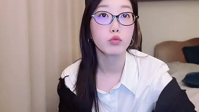 linlinnnnn online show from 02/08/25, 06:55