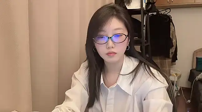 linlinnnnn online show from 02/11/25, 03:29