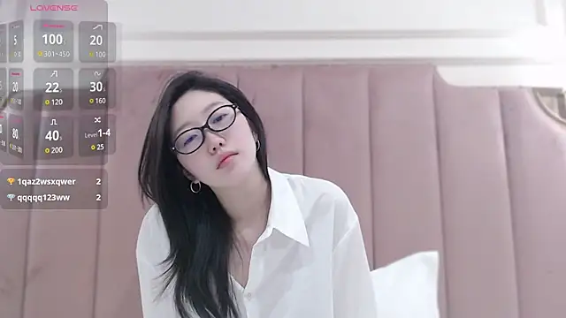 linlinnnnn online show from 02/21/25, 03:23