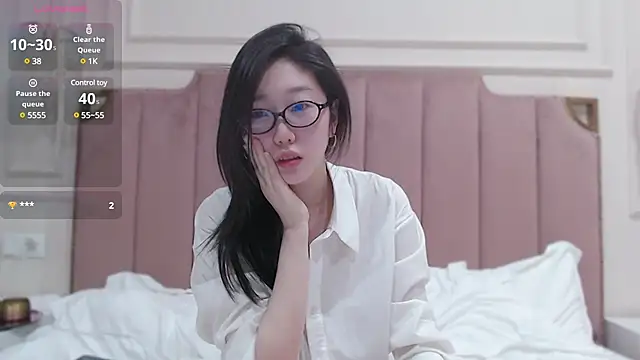 linlinnnnn online show from 02/25/25, 09:09